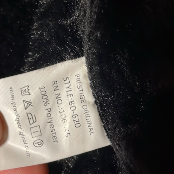 Prestige Original long black Faux Fur coat with designer pattern. Like New CLEAN - Picture 5 of 14